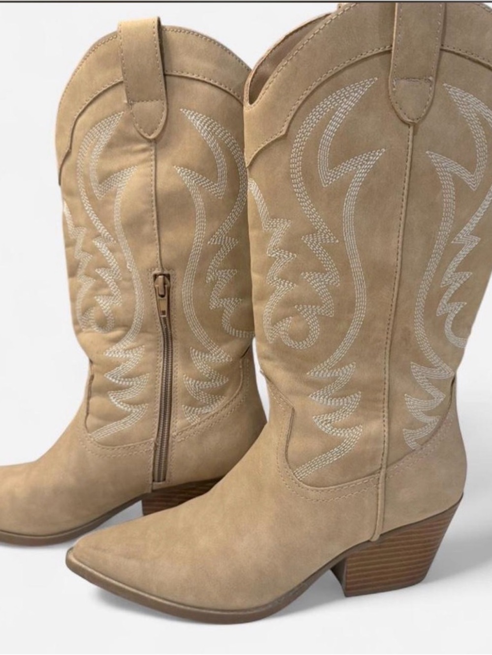 Boots - Picture 4 of 5